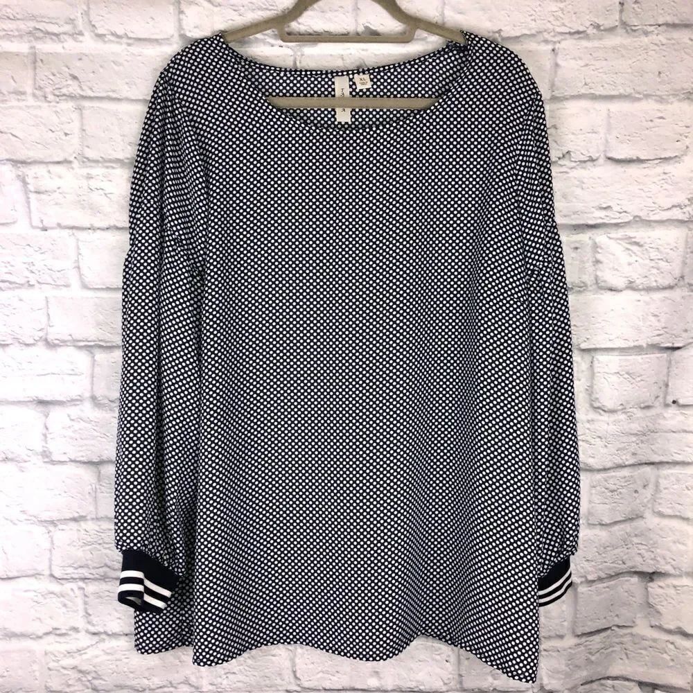 Tacera crewneck blouse w/fitted cuff size XL
